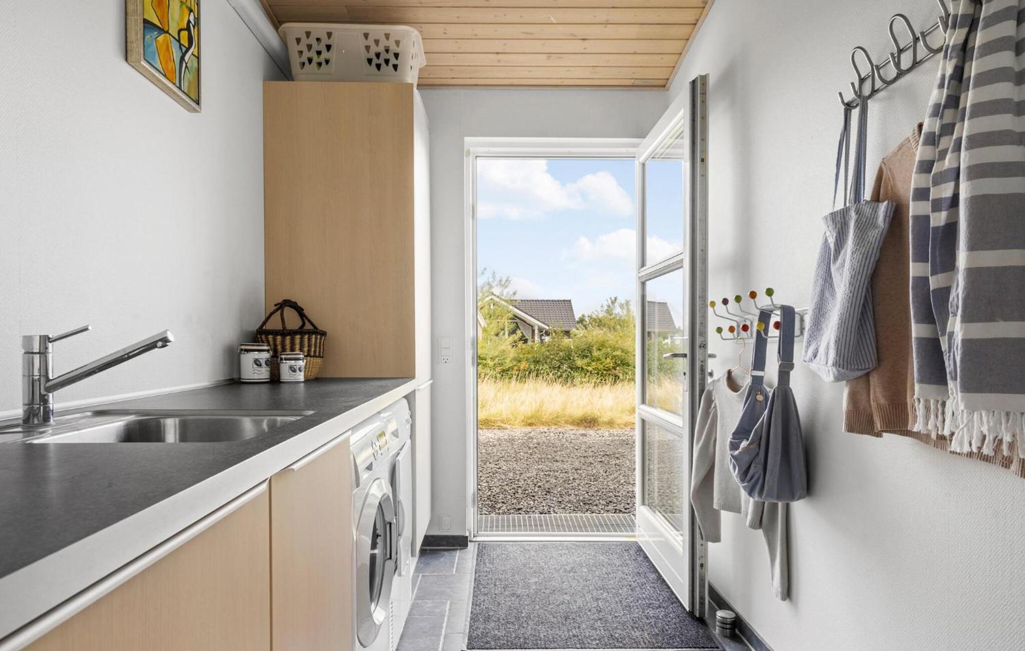 Lovely Home In Tarm With Wifi Eksteriør billede