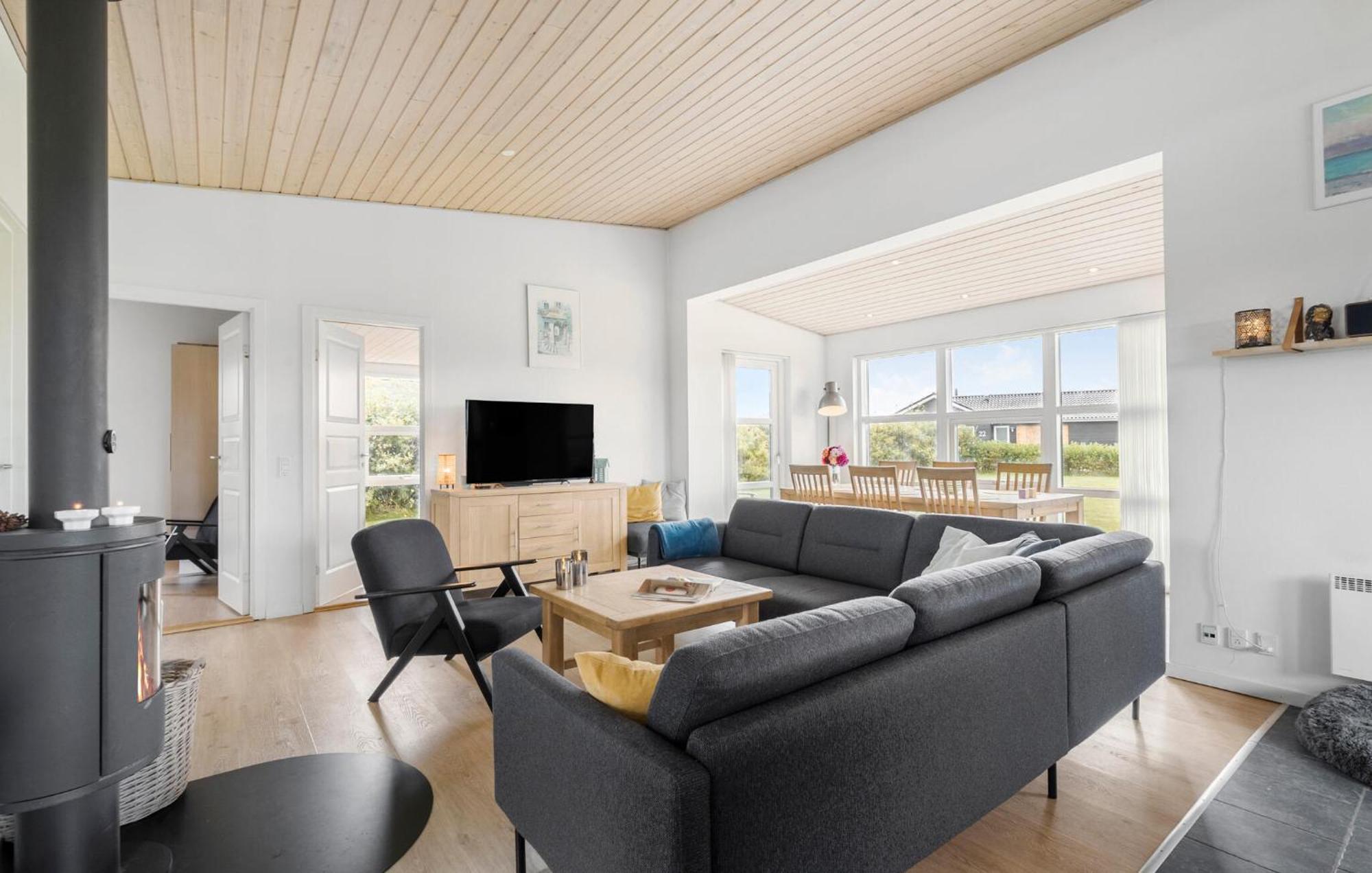 Lovely Home In Tarm With Wifi Eksteriør billede
